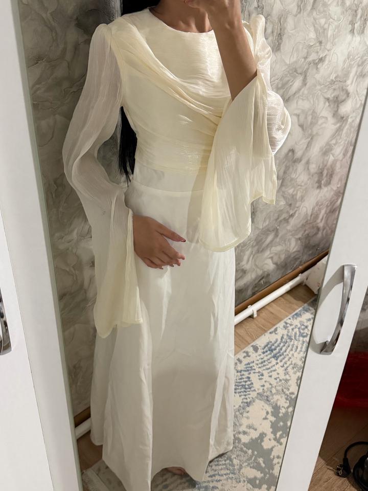 Белое платье от Elegant