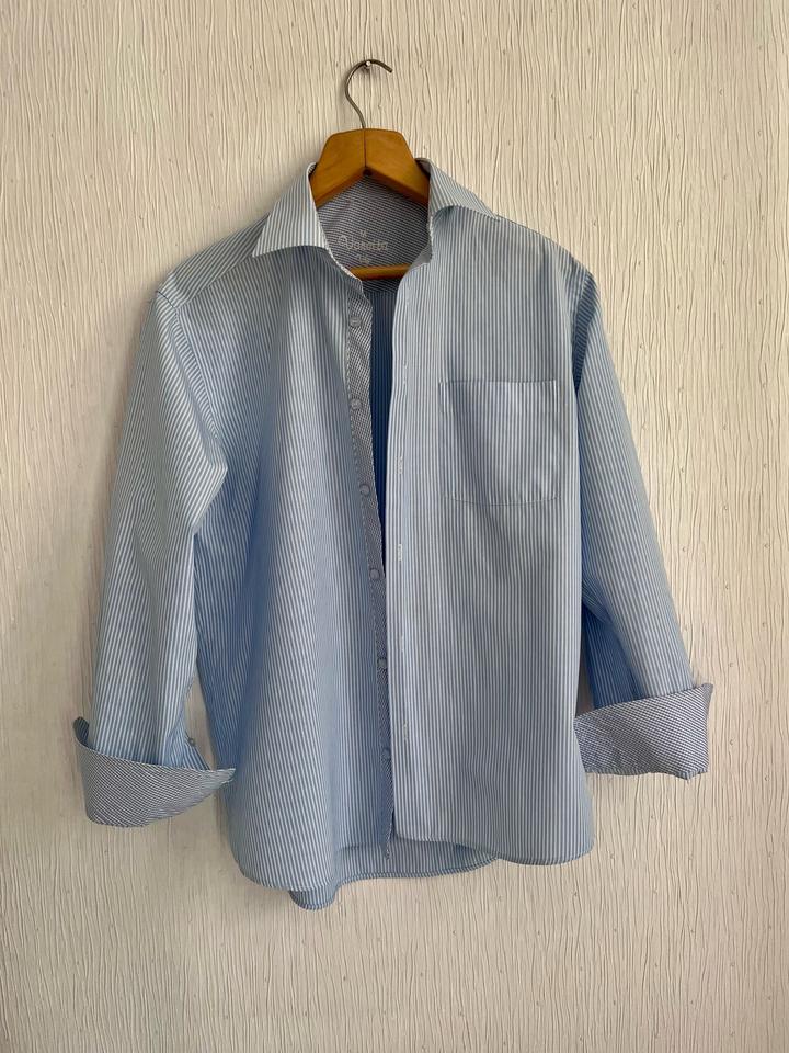 Винтажная голубая рубашка в полоску с манжетами и деталями в клетку