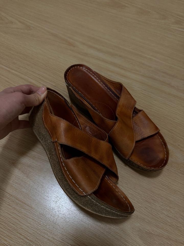 Мягкие кожаные шлепанцы (практически не носили)