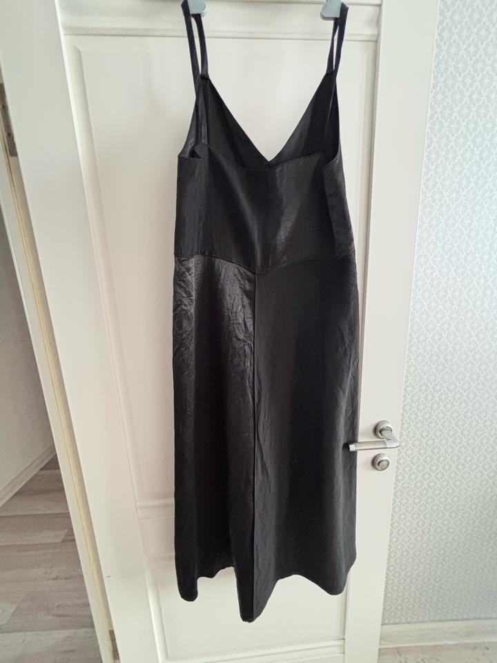 Черное платье Zara