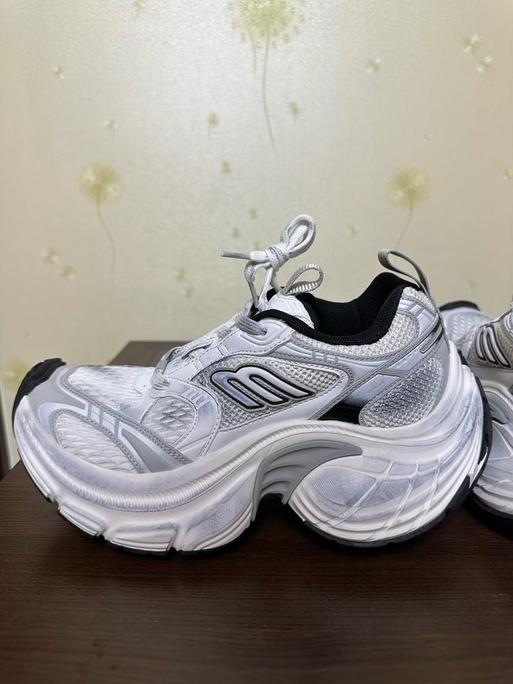 Balenciaga 10XL White/Grey
