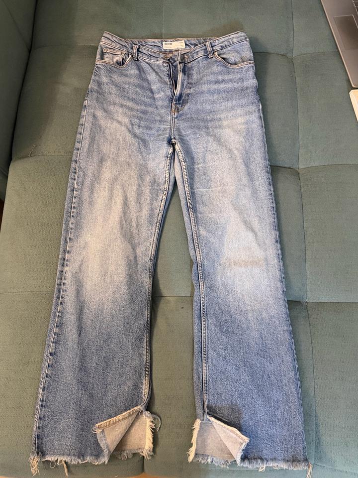 Джинсы Bershka