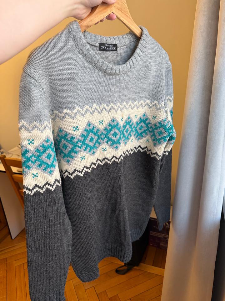 Свитер Bershka