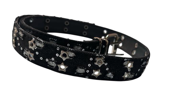 Стильный чёрный ремень с блестящими стразами и звездочками