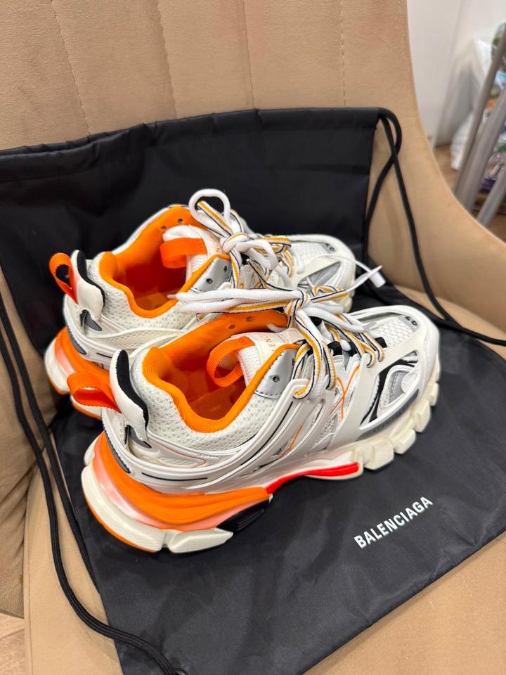 Стильные кроссовки Balenciaga