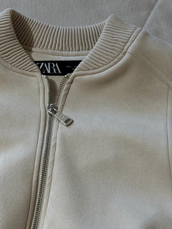 пудровый бомбер Zara