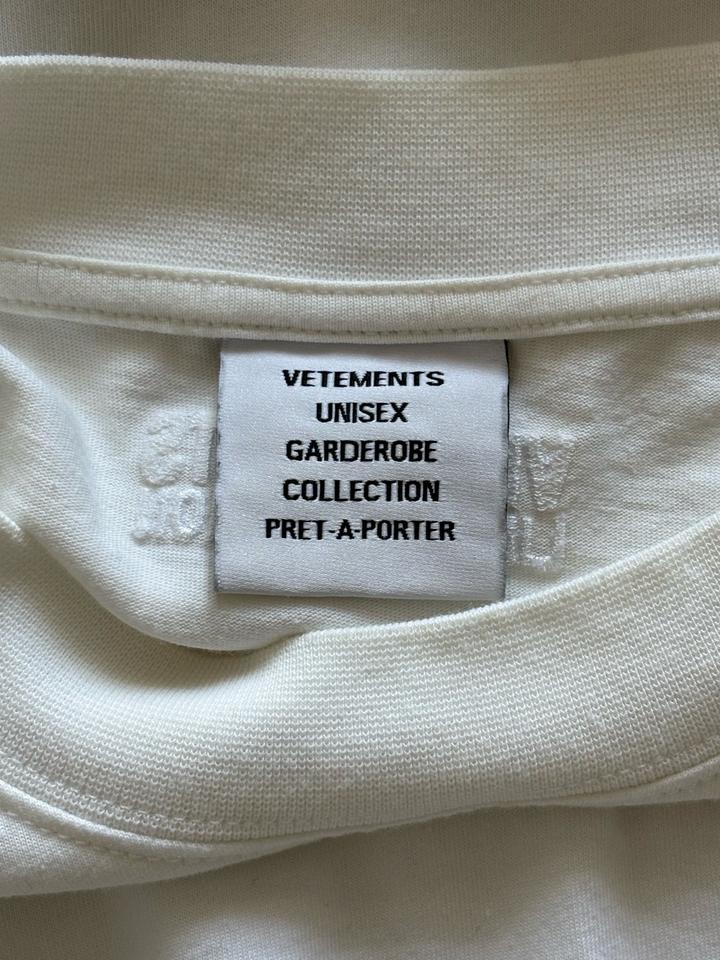 белая футболка Vetements