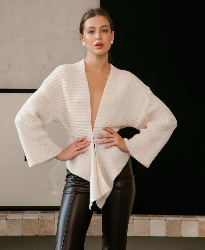 Белый кардиган