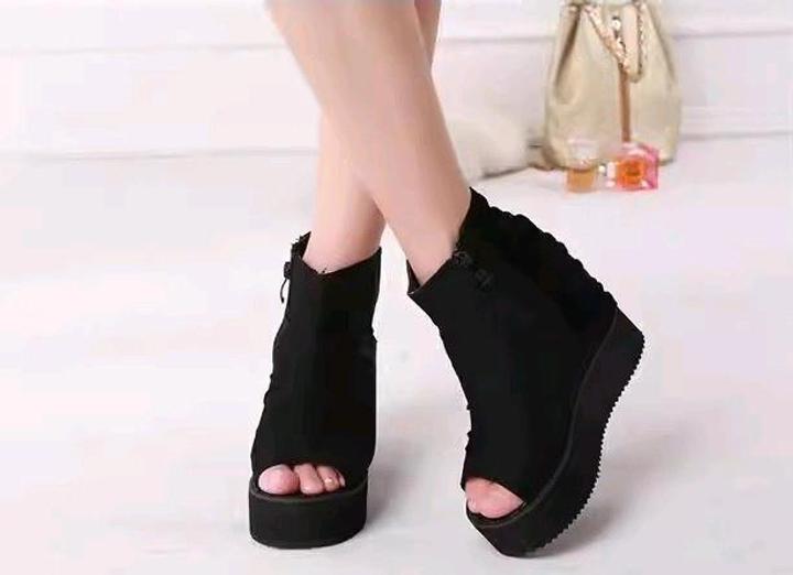 Новые ботильоны 37 р на платформе 12 см туфли ботинки черные с открытым носком