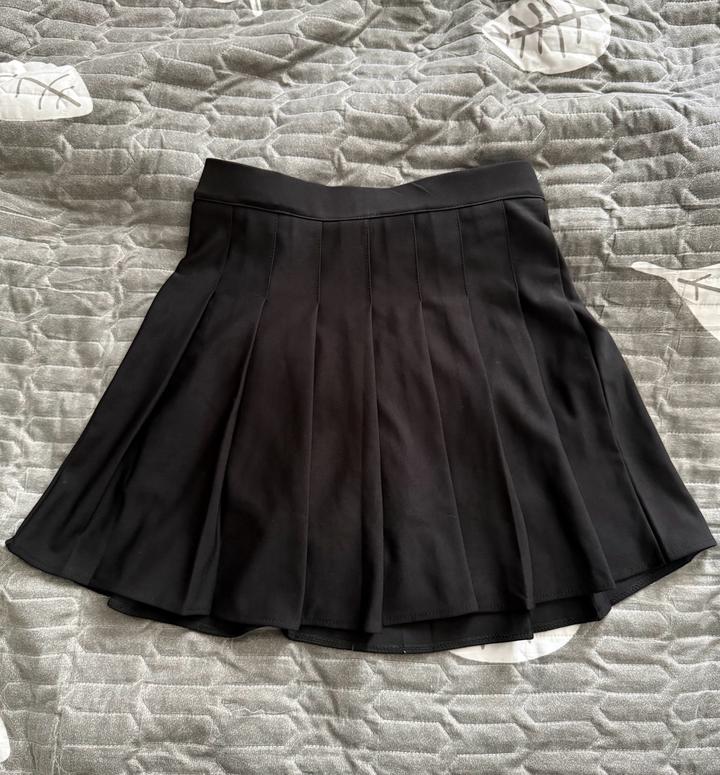 Черная юбка тенниска