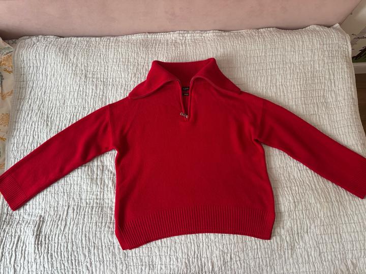 Красный свитер Massimo Dutti