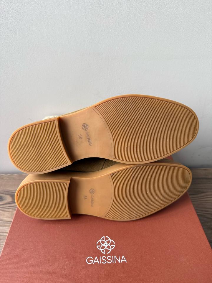 Замшевые ботинки