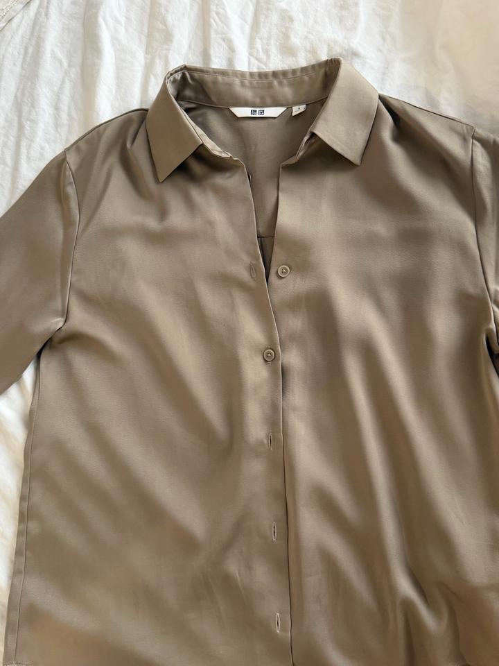 Рубашка Uniqlo S satin