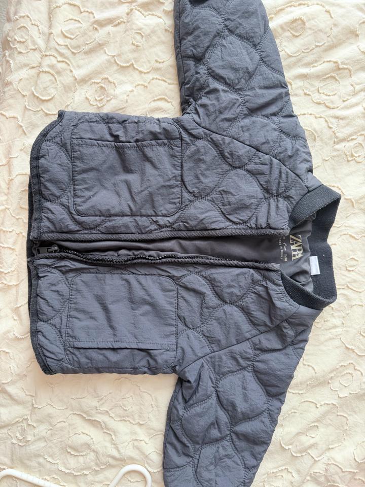 Черная куртка Зара, размер 86(1-1,5)