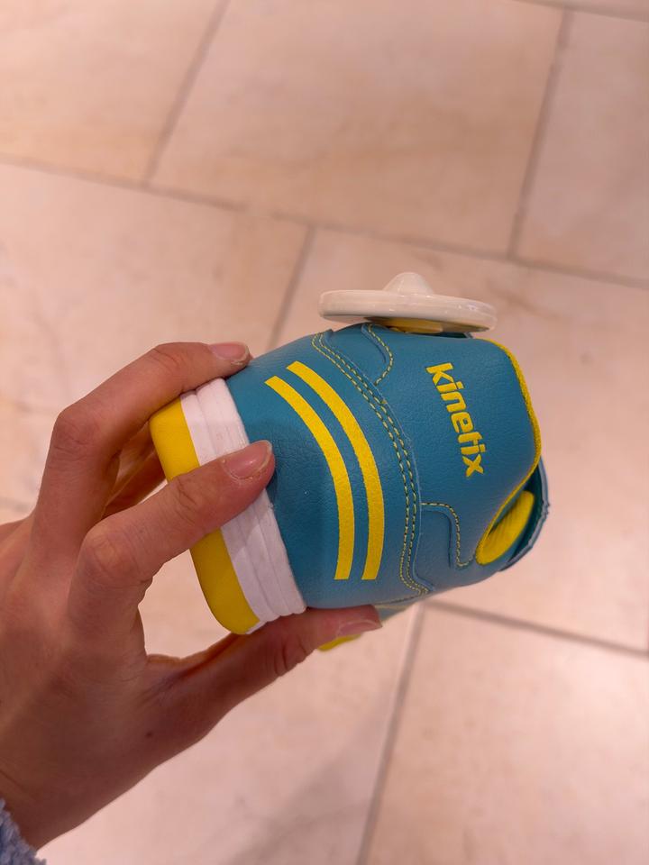 Кроссовки детские