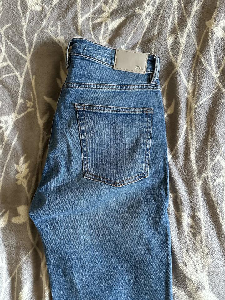 Джинсы Zara