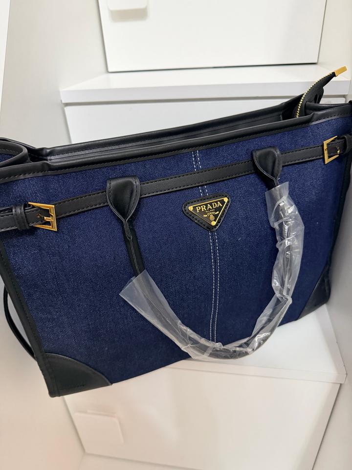 Новая сумка Prada