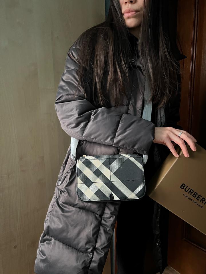 Burberry та самая сумка