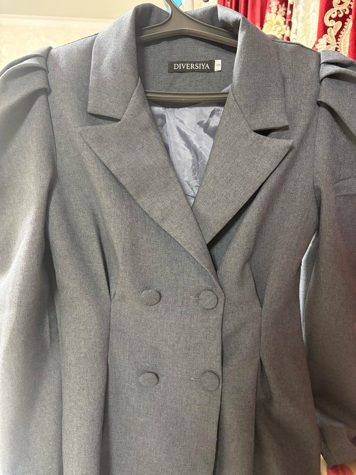 Приталенный пиджак s