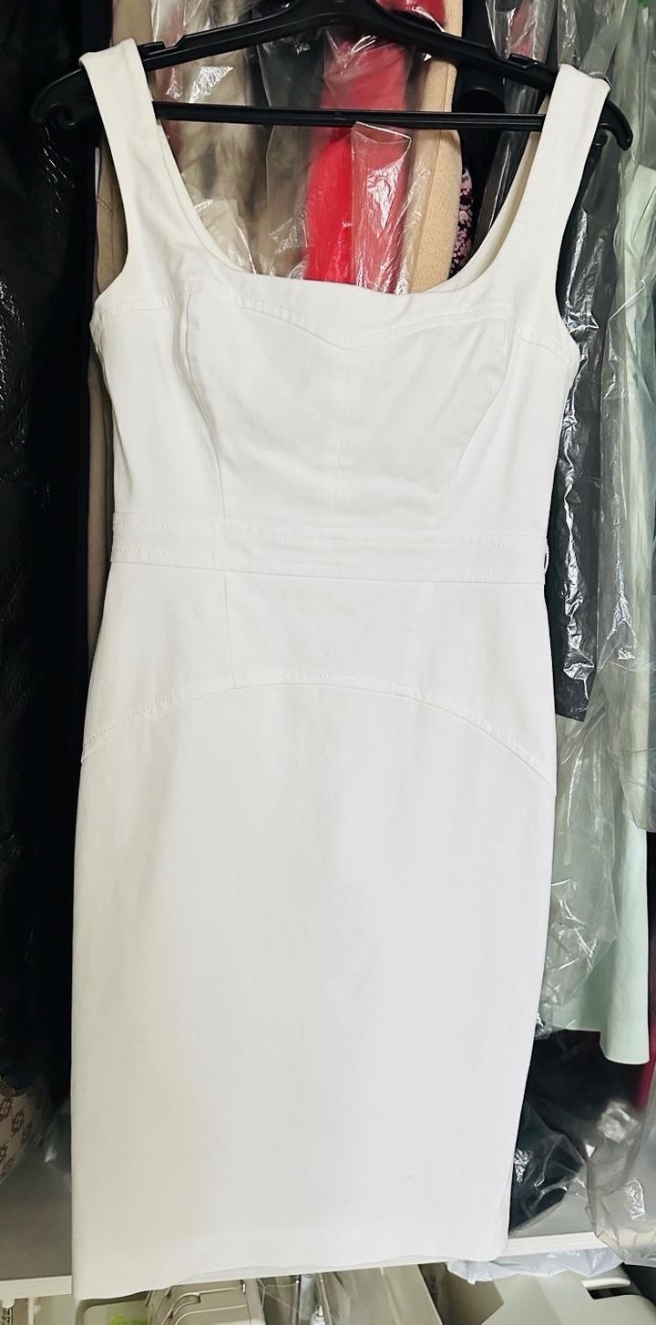 Белое платье Elizabetta Franchi