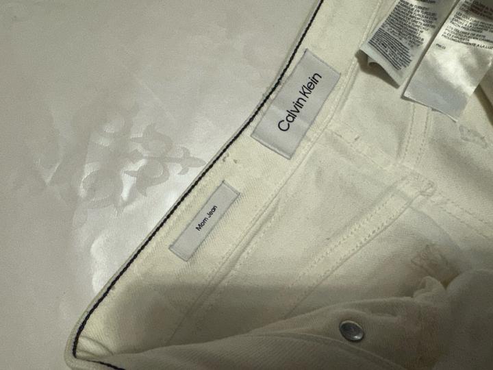 Белые джинсы Calvin Klein