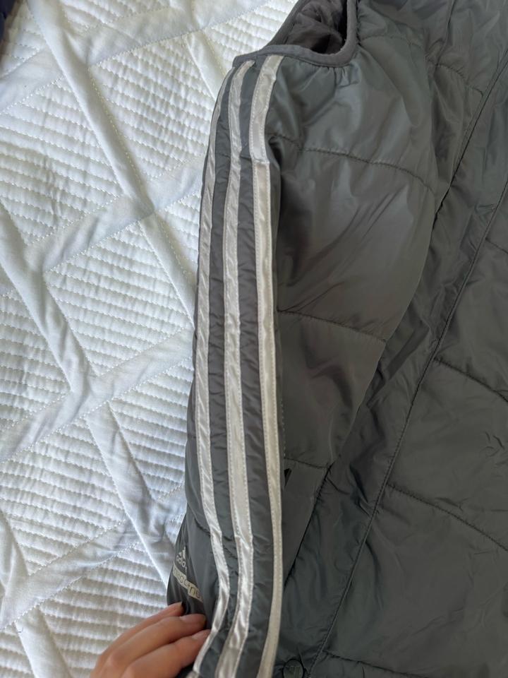 Серая жилетка