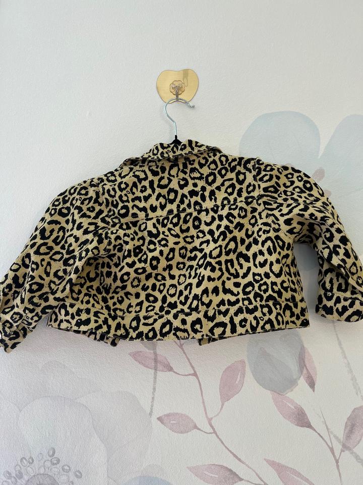 Леопардовая джинсовая куртка