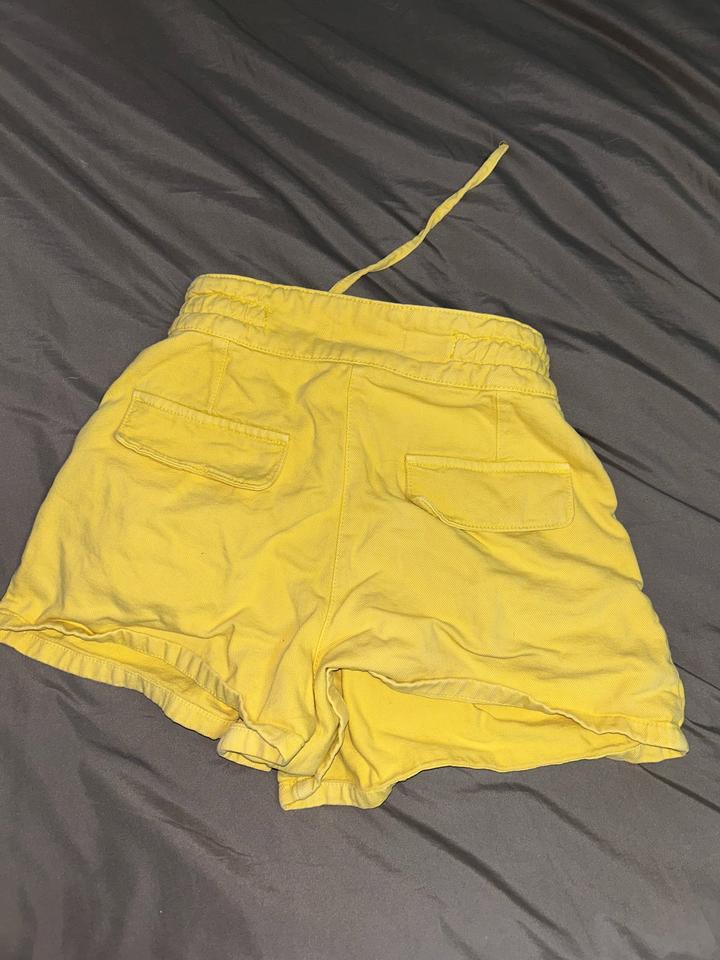 Желтые шорты Zara💛