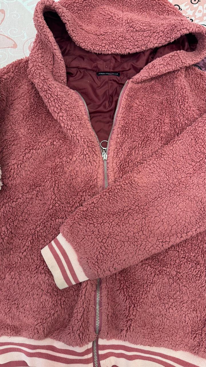 Куртка и кофта .