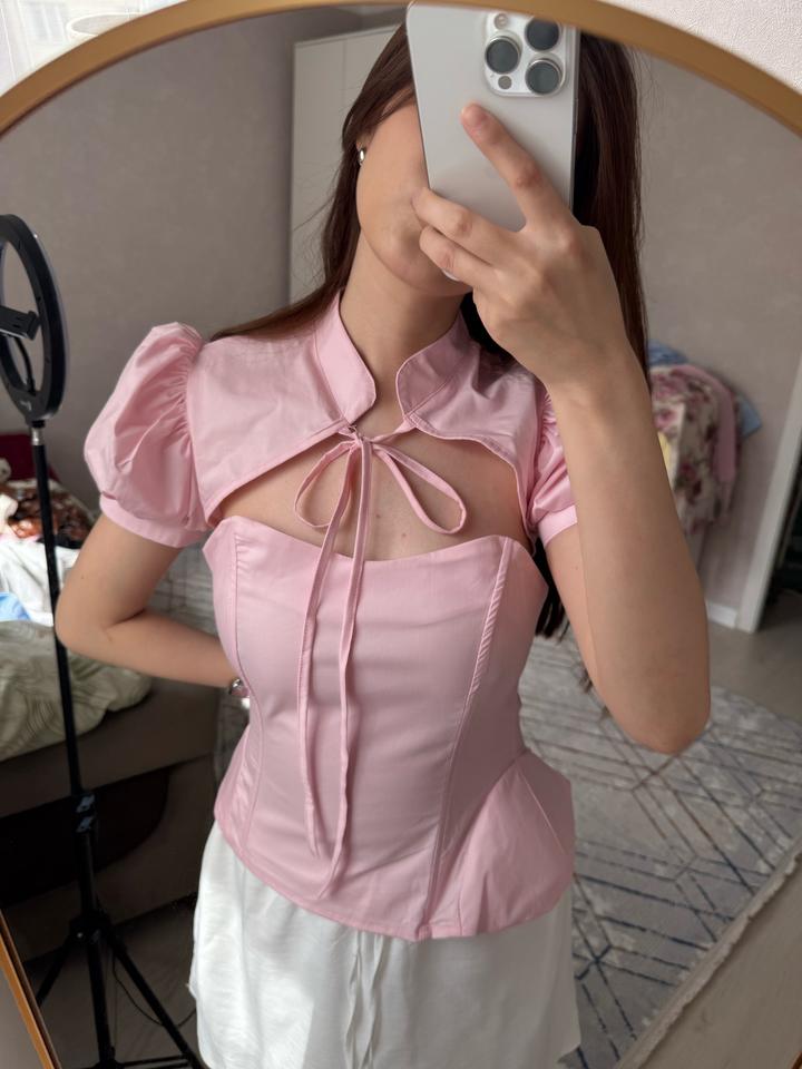 Розовая блузка
