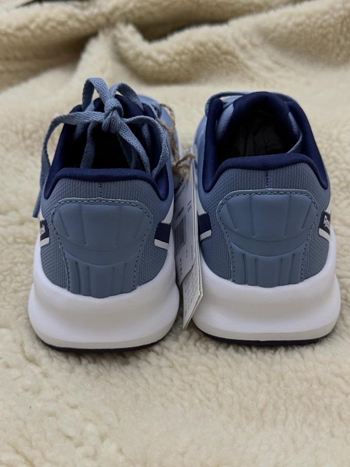 Женские кроссовки Reebok