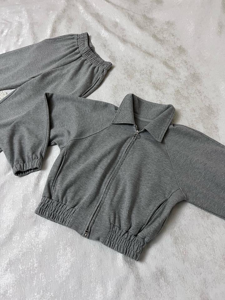 Двойка серая