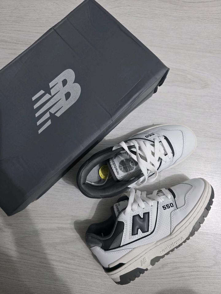 Кроссовки NEW BALANCE 550