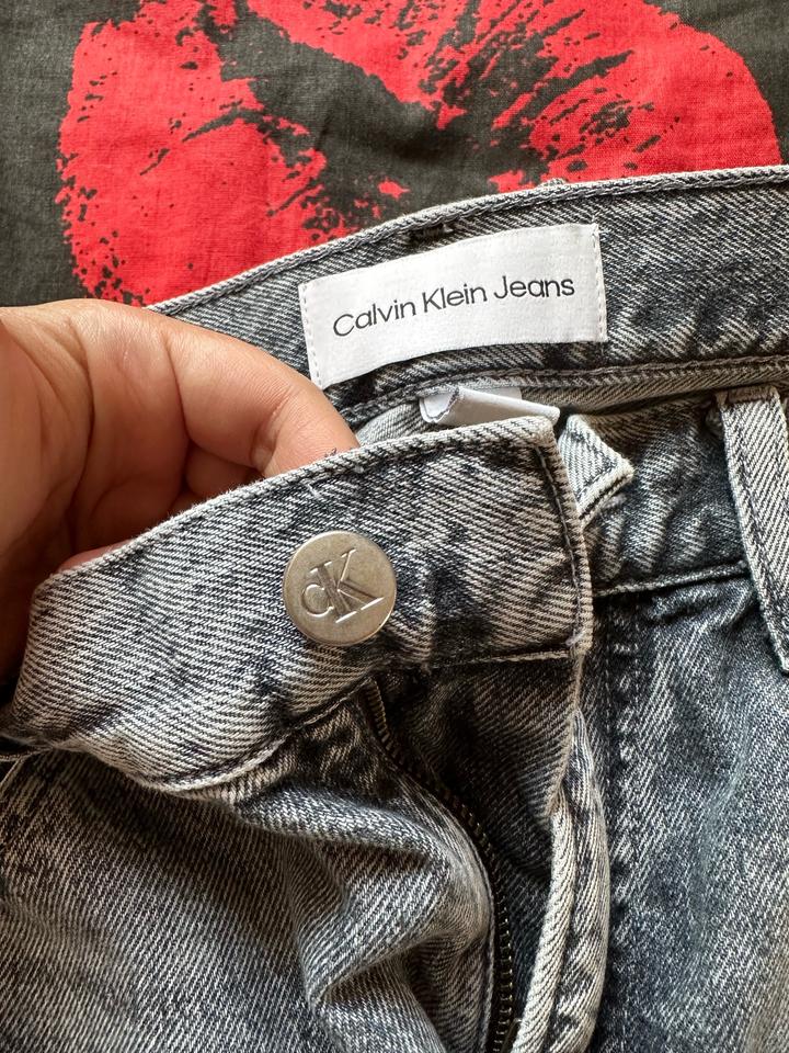 Джинсы Calvin Klein Jeans