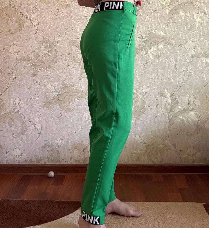Зеленые брюки