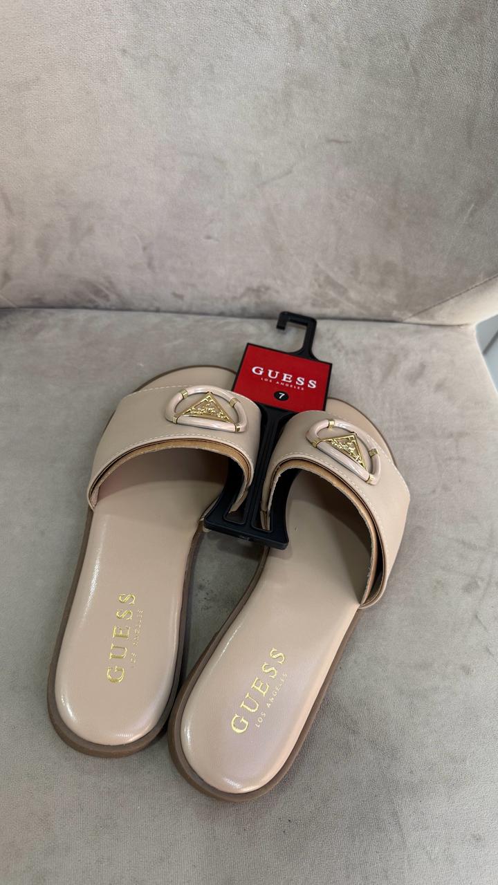 Шлепанцы Guess