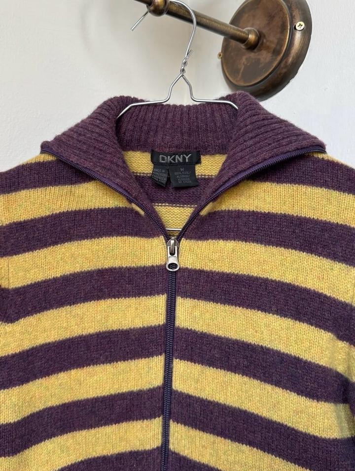 Свитер DKNY