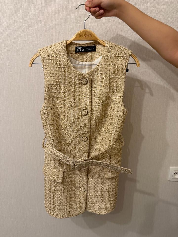 Жилетка от Zara
