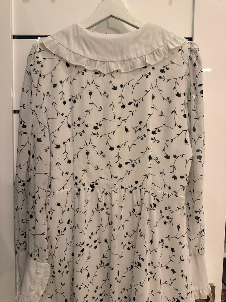 Белое платье