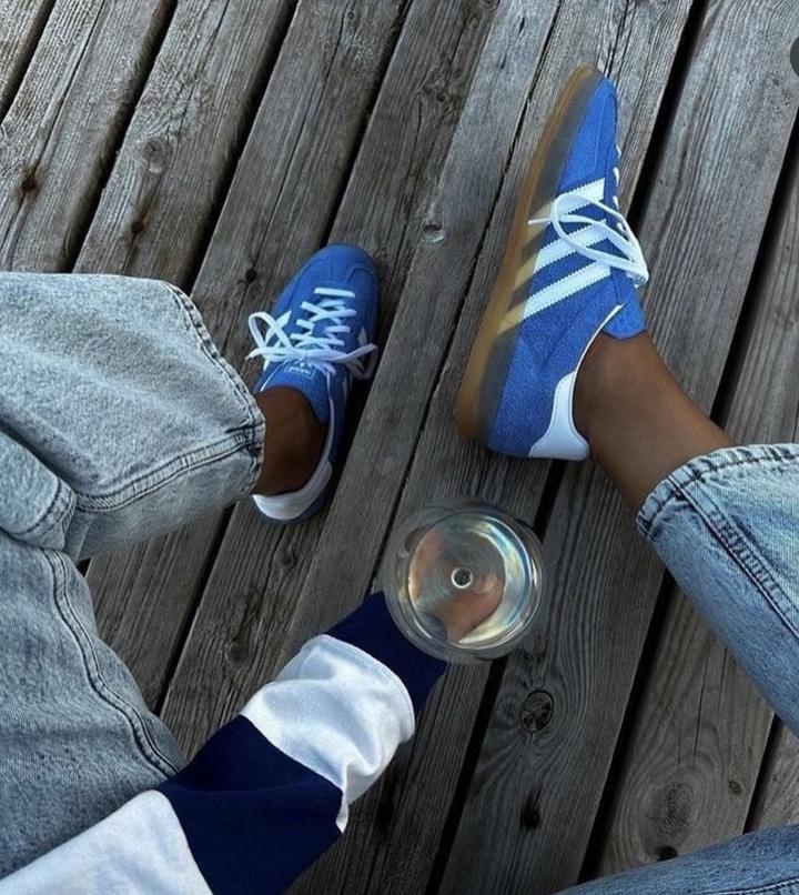 Кроссовки Адидас