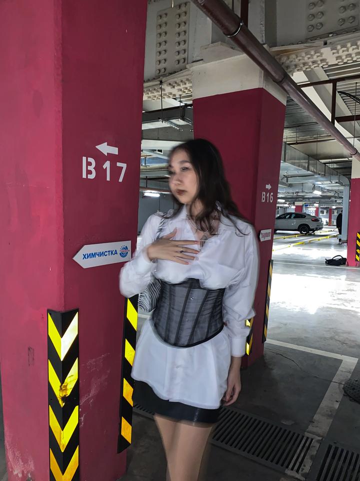 Чёрный корсет