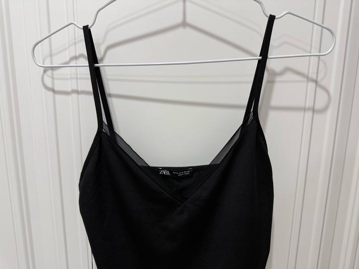 Черный топ от Zara