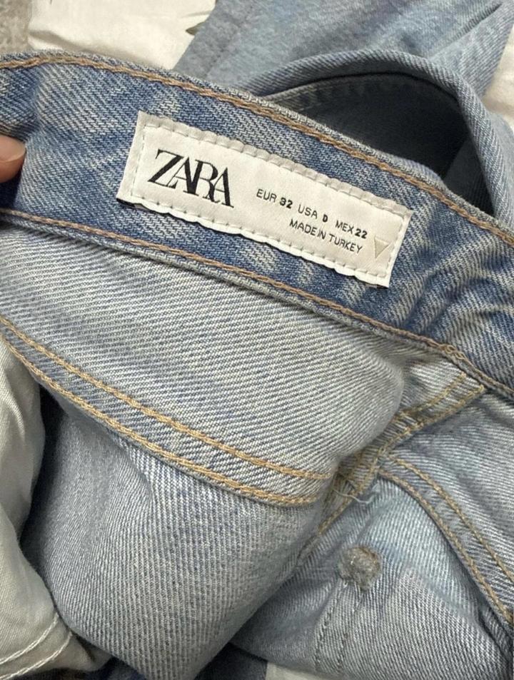 Джинсы Zara.