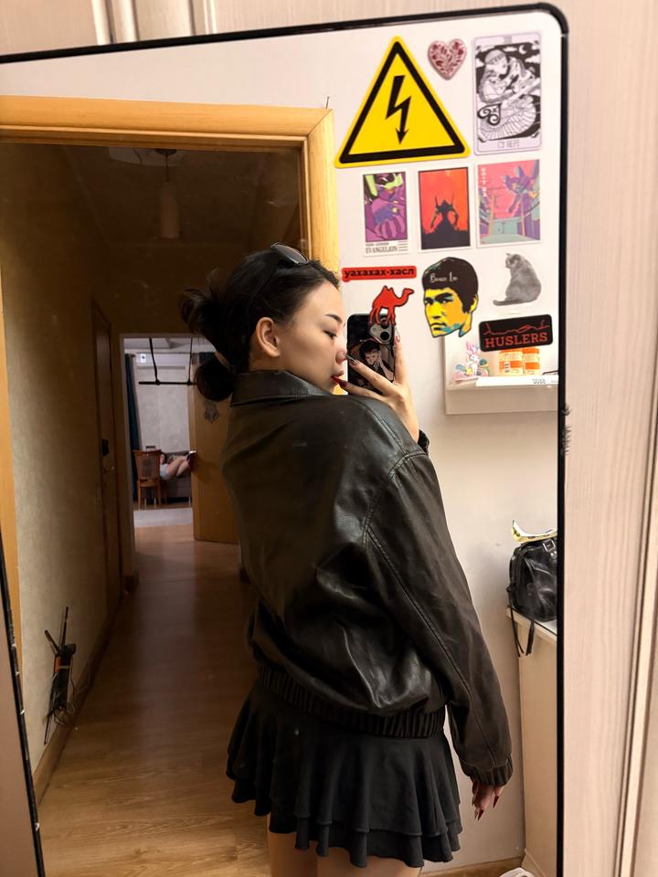 Коричневый бомбер BERSHKA