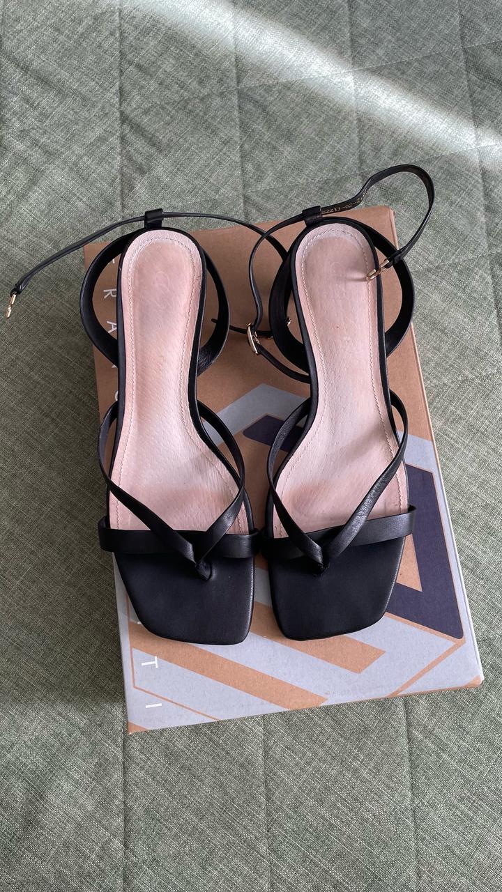 Женские босоножки