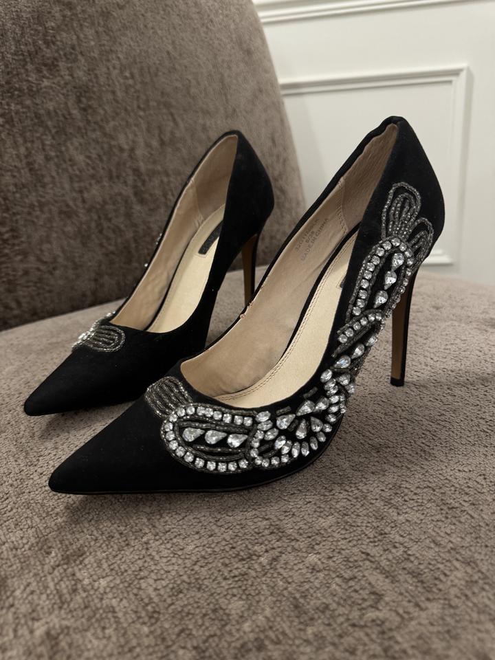 Роскошные замшевые лодочки с сияющими вставками камней