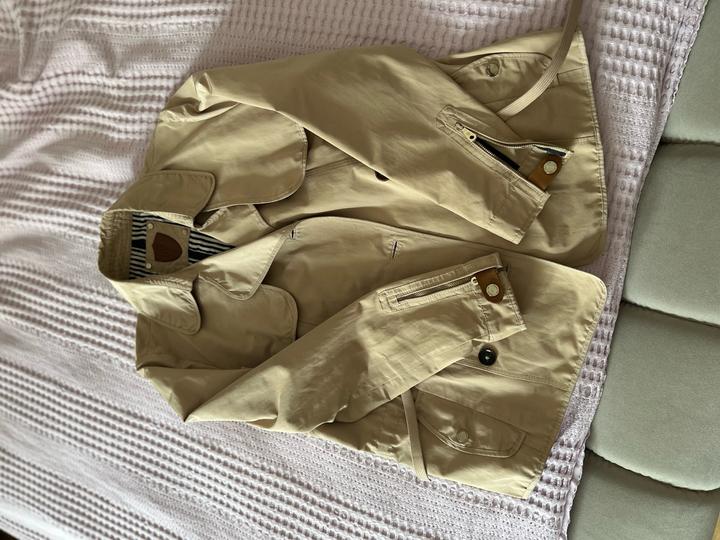 Короткий тренч Massimo dutti