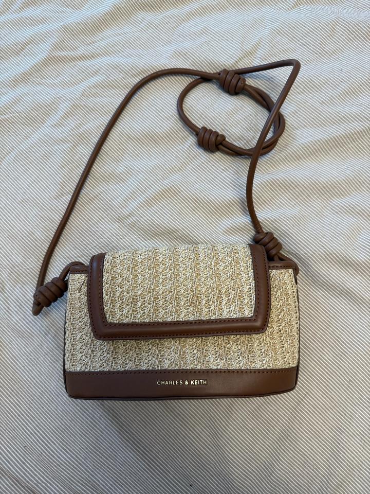 Сумка Charles and Keith