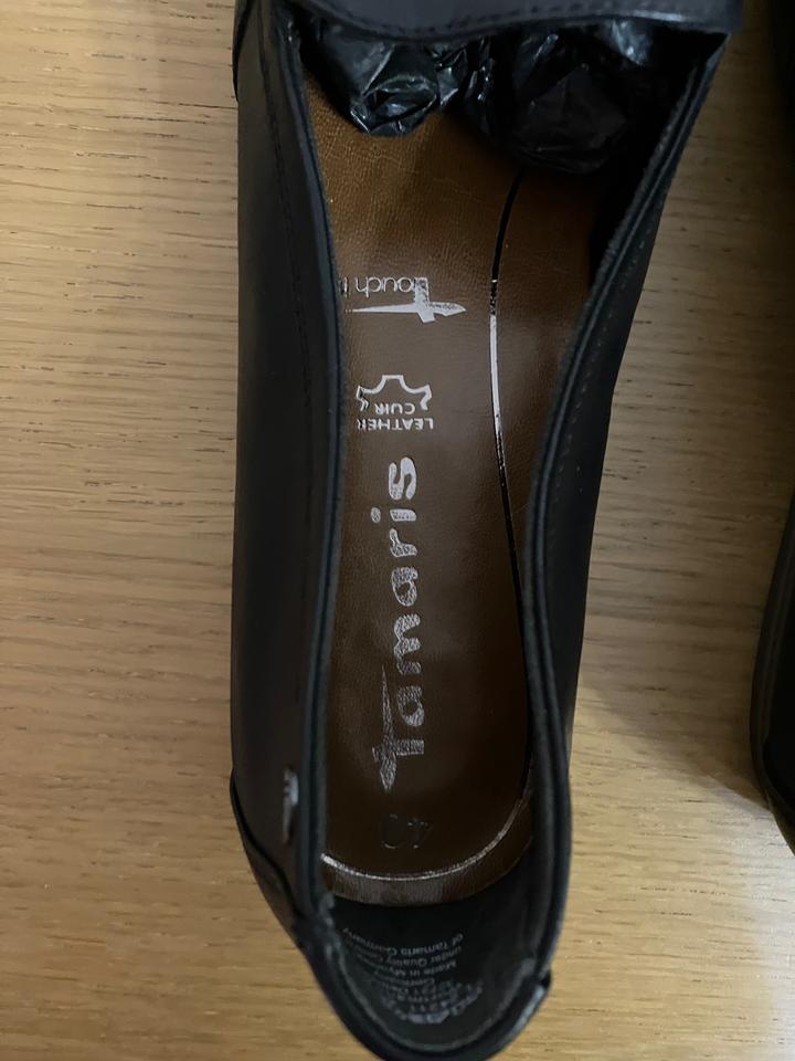 Лоферы из кожи Tamaris
