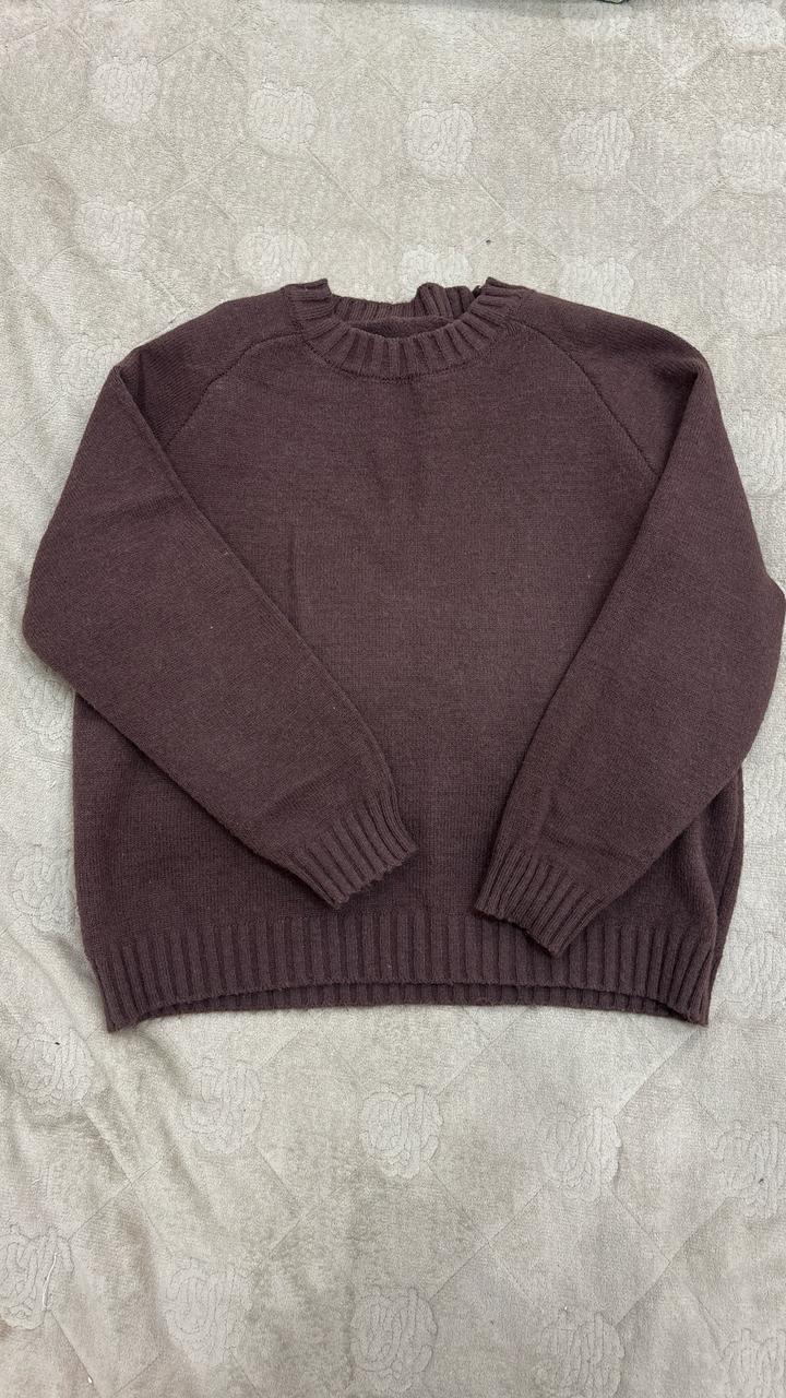 Коричневый свитер